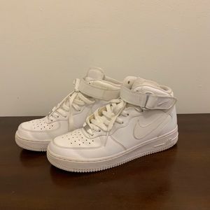 Nike Air Force 1 Mid ‘07 Men’s size 7.5/ Women’s size 9